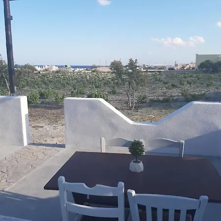 House For 2 People In A Vineyard Emporio (Santorini)