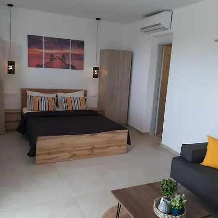 House For 2 People In A Vineyard *